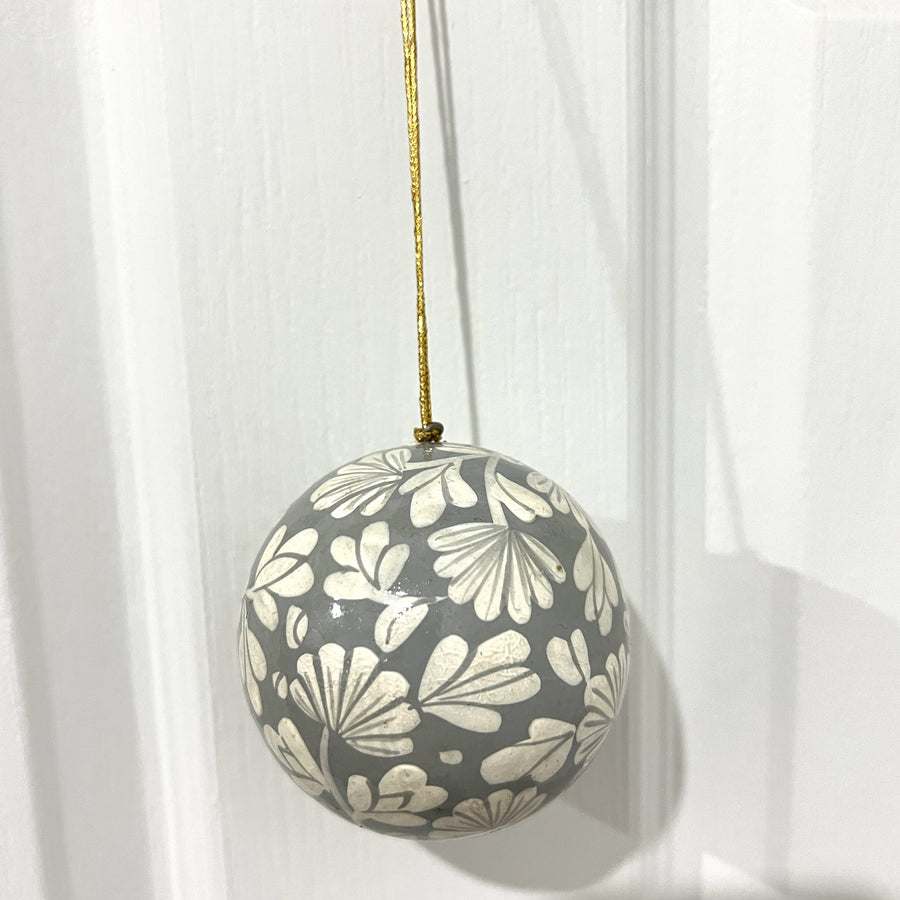 Kashmiri Papier-Mache Bauble - Grey & White